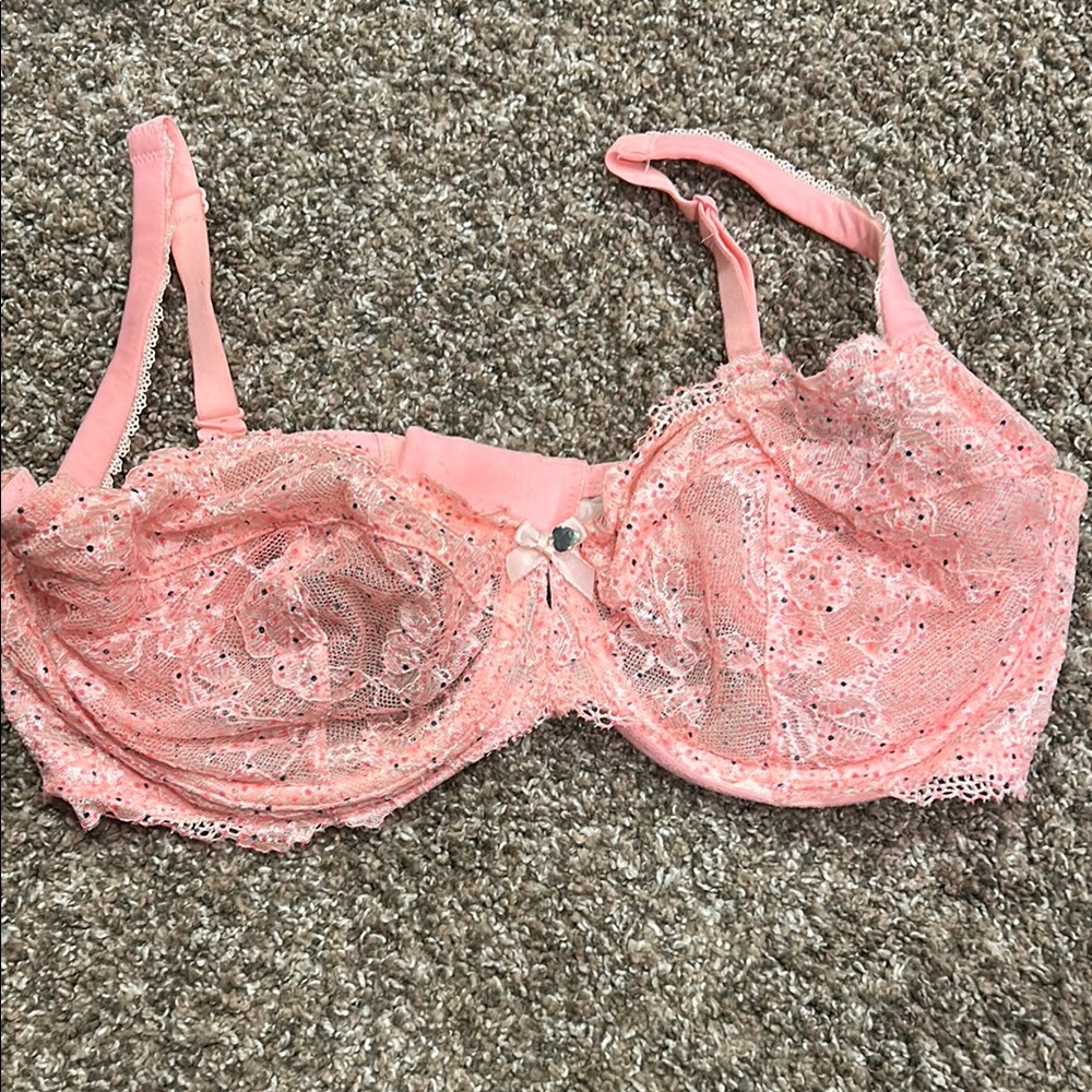 Lace Underwire Bra in Pink